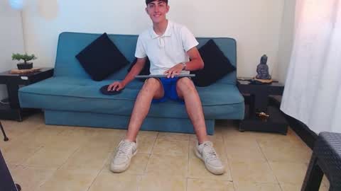 Snapshot of babymaik chatting on 02-25-25, 05:25 babymaik online show from 02-25-25, 05:25