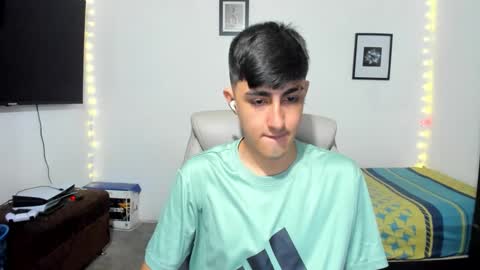 Snapshot of babymaik chatting on 09-17-25, 05:25 babymaik online show from 09-17-25, 05:25