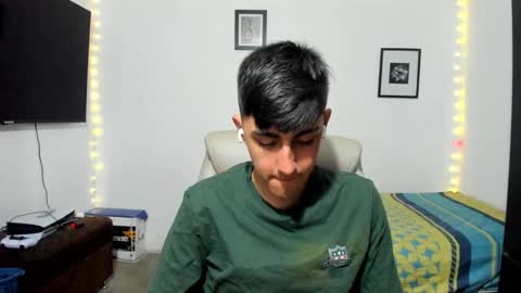 Snapshot of babymaik chatting on 09-18-25, 09:06 babymaik online show from 09-18-25, 09:06