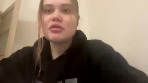 Snapshot of babymeow17 chatting on 01-08-26, 10:45 babymeow17 online show from 01-08-26, 10:45