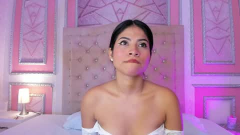 laura online show from 04-07-26, 03:40