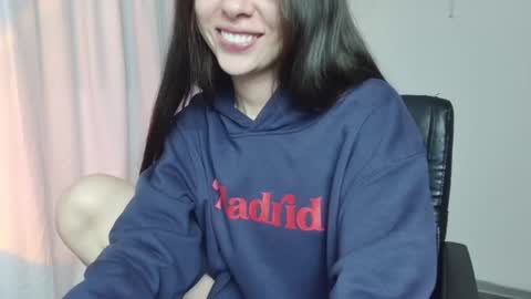 Snapshot of babyprincesstalia chatting on 02-25-25, 03:31 Talia online show from 02-25-25, 03:31