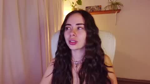 Snapshot of babyprincesstalia chatting on 08-08-26, 04:14 Talia online show from 08-08-26, 04:14