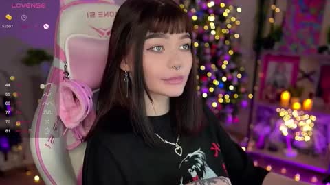 Nika online show from 12-21-24, 10:51