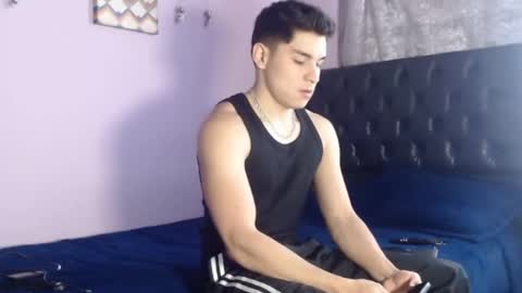 Snapshot of babytwunkz chatting on 09-28-25, 05:18 Hey Im Zayn good to see u here online show from 09-28-25, 05:18