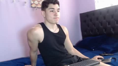 Snapshot of babytwunkz chatting on 10-17-25, 09:28 Hey Im Zayn good to see u here online show from 10-17-25, 09:28