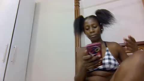 Snapshot of babytylerr chatting on 01-05-26, 05:27 babytylerr online show from 01-05-26, 05:27