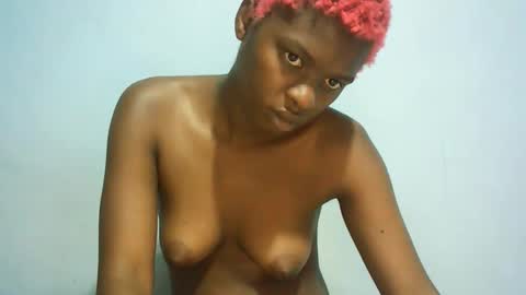 Snapshot of babyzuri chatting on 01-13-26, 12:43 Zuri online show from 01-13-26, 12:43