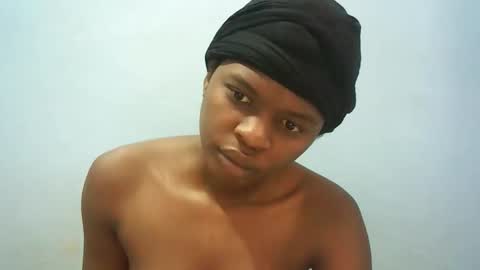 Snapshot of babyzuri chatting on 02-21-26, 08:37 Zuri online show from 02-21-26, 08:37