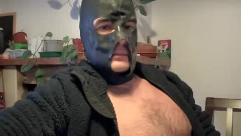 Snapshot of bach77 chatting on 12-16-25, 02:11 bach online show from 12-16-25, 02:11