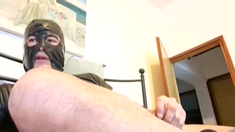 Snapshot of bach77 chatting on 02-04-26, 10:10 bach online show from 02-04-26, 10:10