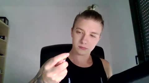 Snapshot of backuphoney chatting on 10-22-25, 07:41 Honey online show from 10-22-25, 07:41