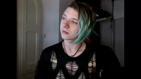 Snapshot of backuphoney chatting on 01-09-26, 08:10 Honey online show from 01-09-26, 08:10