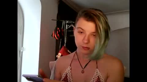 Snapshot of backuphoney chatting on 01-10-26, 12:40 Honey online show from 01-10-26, 12:40