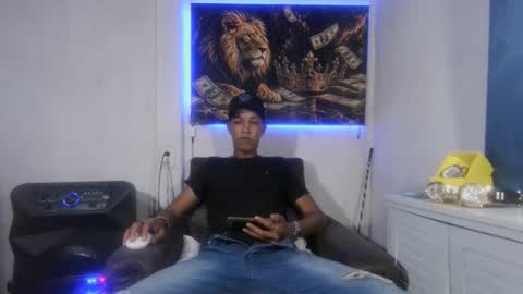 Snapshot of bad_boy_master_findom chatting on 06-10-26, 12:11 bad_boy_master_findom online show from 06-10-26, 12:11