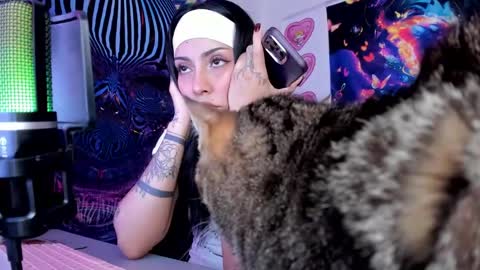 Snapshot of bad_cherry chatting on 01-20-25, 11:10 Bratty Lanita - independent online show from 01-20-25, 11:10