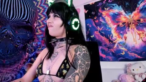 Snapshot of bad_cherry chatting on 02-21-25, 01:00 Bratty Lanita - independent online show from 02-21-25, 01:00