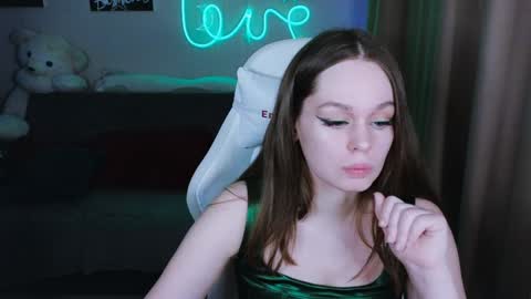 Snapshot of bad_girl009 chatting on 01-16-25, 05:12 Lin online show from 01-16-25, 05:12