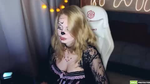 Snapshot of bad_girl009 chatting on 10-30-25, 03:24 Lin online show from 10-30-25, 03:24