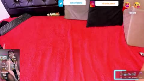 Victoria online show from 11-23-25, 03:28