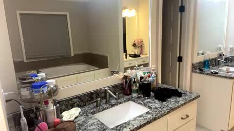 Snapshot of badboyson65 chatting on 02-23-25, 05:01 HotWifeFun32 online show from 02-23-25, 05:01