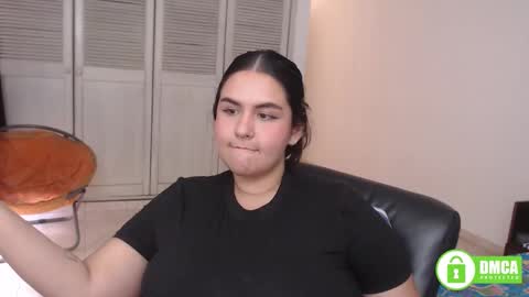 want custom text me through my snap 3  online show from 01-13-26, 04:23