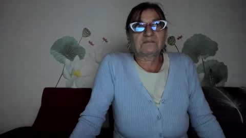 Snapshot of badgg chatting on 10-08-25, 05:38 Gina online show from 10-08-25, 05:38