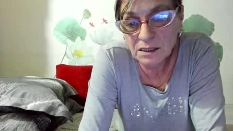 Snapshot of badgg chatting on 01-15-26, 03:49 Gina online show from 01-15-26, 03:49