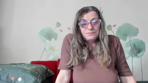 Snapshot of badgg chatting on 03-01-26, 12:18 Gina online show from 03-01-26, 12:18