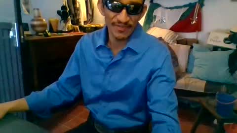 Mexican livin Off the Wall online show from 02-27-25, 04:10