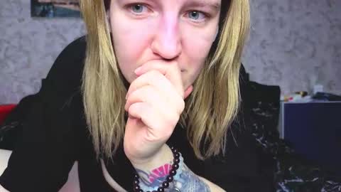 holly online show from 11-25-25, 04:07