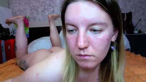 Snapshot of baiambel_mi chatting on 05-23-26, 03:38 holly online show from 05-23-26, 03:38