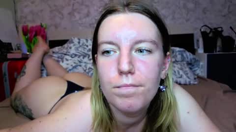 Snapshot of baiambel_mi chatting on 06-07-26, 03:38 holly online show from 06-07-26, 03:38