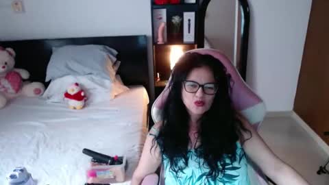 Snapshot of bailarina_atrevida chatting on 11-06-25, 12:06 sandra online show from 11-06-25, 12:06