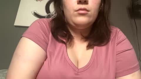Snapshot of bailey_bee_ chatting on 05-31-26, 06:42 bailey_bee_ online show from 05-31-26, 06:42