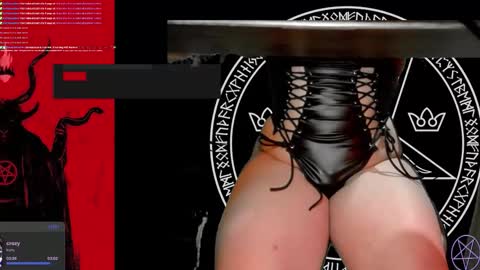 Snapshot of baileymonarch chatting on 11-14-25, 03:27 Bailey online show from 11-14-25, 03:27