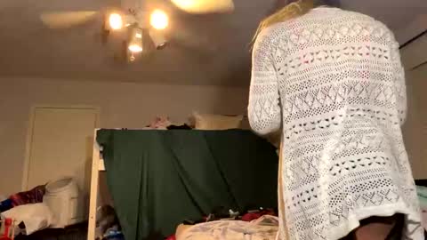 Snapshot of bakingjeans chatting on 10-01-25, 06:52 Bakingjeans online show from 10-01-25, 06:52