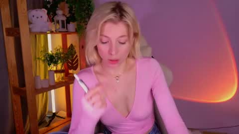 Elly online show from 05-31-26, 06:09