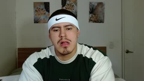 Snapshot of baltazardupont chatting on 12-27-24, 02:01 Andres - online show from 12-27-24, 02:01