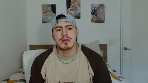 Snapshot of baltazardupont chatting on 01-08-25, 02:46 Andres - online show from 01-08-25, 02:46