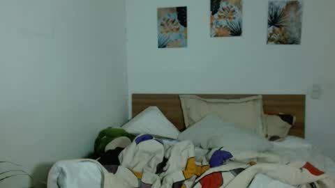 Snapshot of baltazardupont chatting on 01-24-25, 09:58 Andres - online show from 01-24-25, 09:58