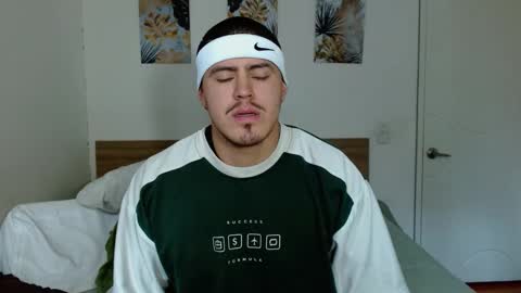 Snapshot of baltazardupont chatting on 02-17-25, 01:32 Andres - online show from 02-17-25, 01:32