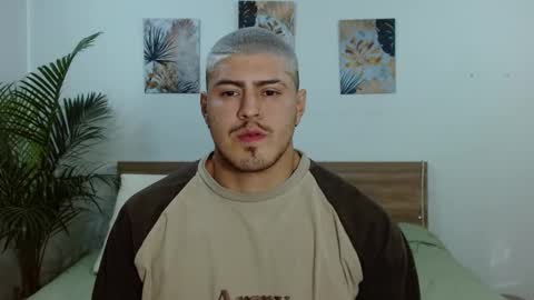 Snapshot of baltazardupont chatting on 02-24-25, 01:57 Andres - online show from 02-24-25, 01:57