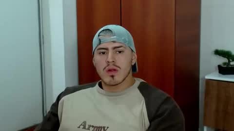 Snapshot of baltazardupont chatting on 02-25-25, 01:50 Andres - online show from 02-25-25, 01:50