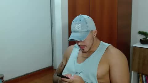 Snapshot of baltazardupont chatting on 02-27-25, 02:21 Andres - online show from 02-27-25, 02:21