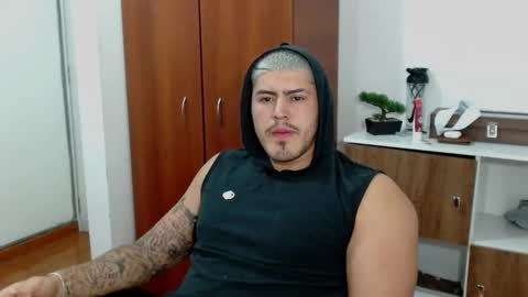 Snapshot of baltazardupont chatting on 02-28-25, 12:42 Andres - online show from 02-28-25, 12:42