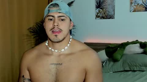 Snapshot of baltazardupont chatting on 03-08-25, 02:01 Andres - online show from 03-08-25, 02:01