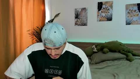 Snapshot of baltazardupont chatting on 03-08-25, 12:52 Andres - online show from 03-08-25, 12:52