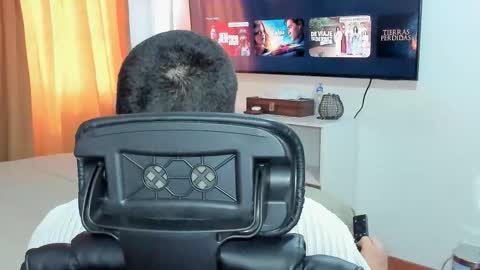 Snapshot of baltazardupont chatting on 10-06-25, 01:19 Andres - online show from 10-06-25, 01:19