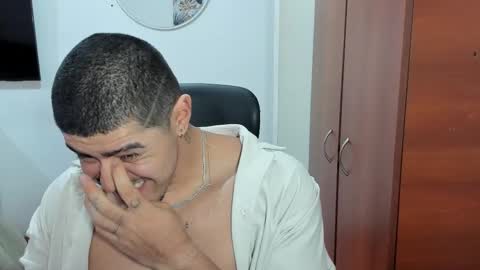 Snapshot of baltazardupont chatting on 10-28-25, 02:20 Andres - online show from 10-28-25, 02:20